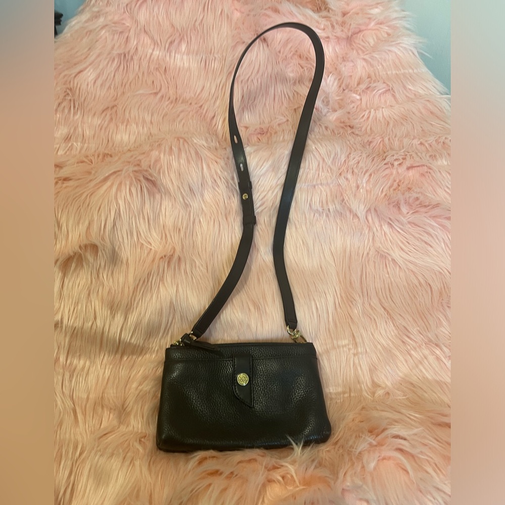 EUC Michael Michael Kors

TAB LEATHER CROSSBODY BAG